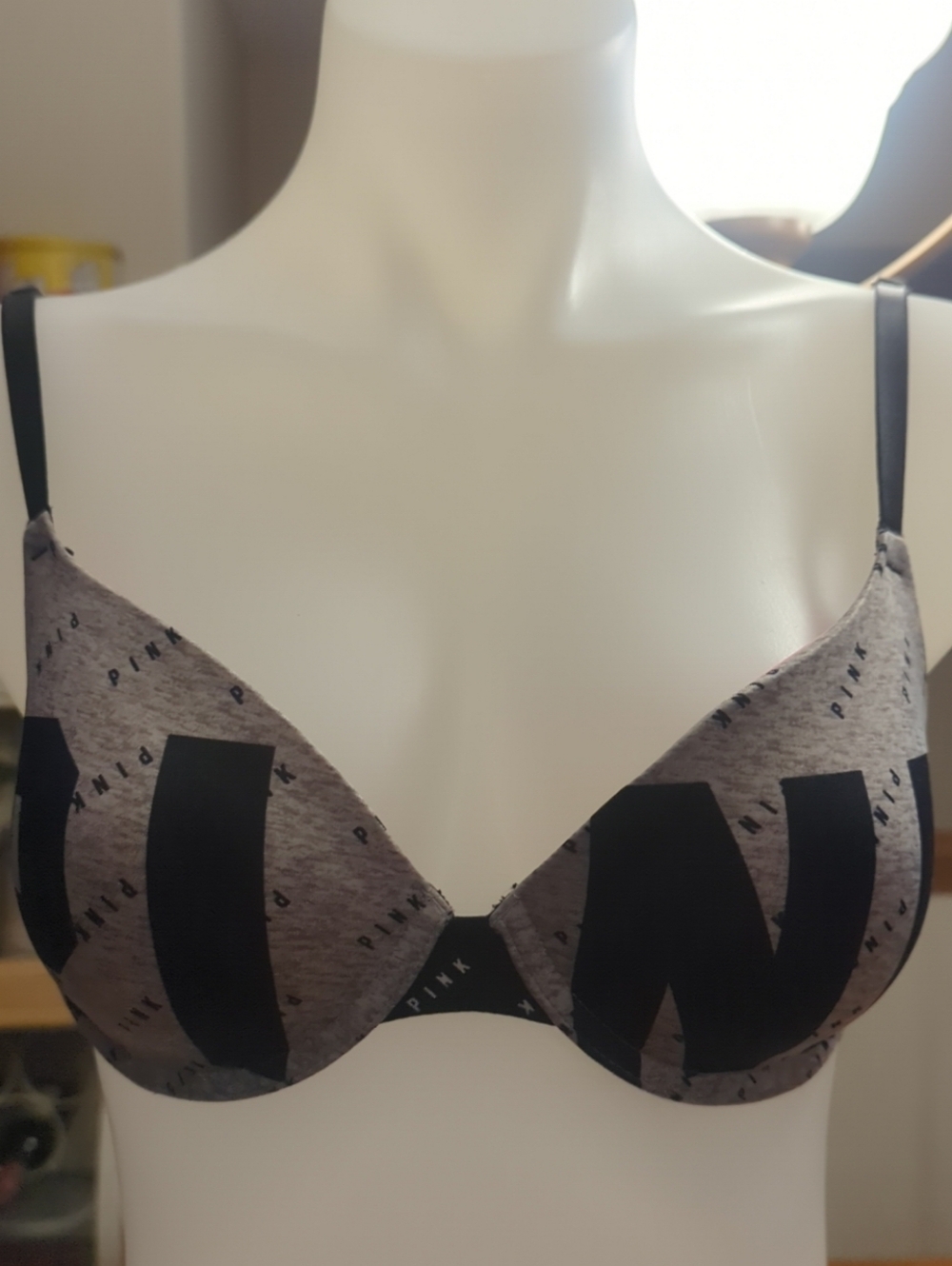 Victoria's Secret- Wear everywhere T-Shirt Bra- Underwire, Lined, 32D Pink